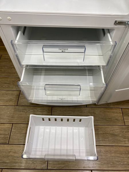 Холодильник двокамерний Electrolux EN3402AOW 223+92л 144W sn 34220021 n 420 000048805 фото