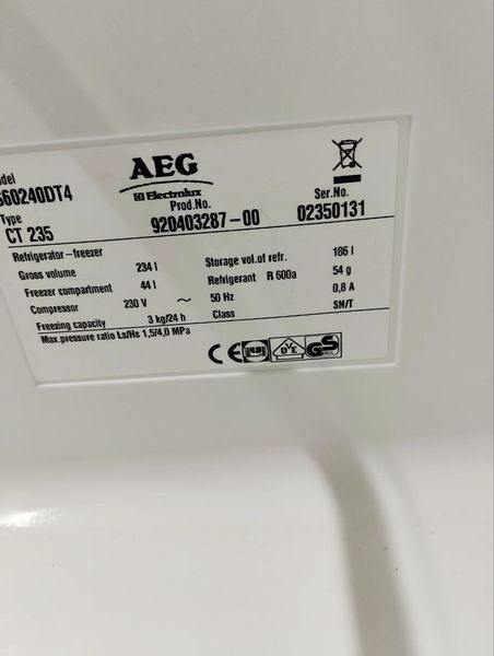 Холодильник AEG S60240DT4 140W 186+44л sn 02350131 000047909 фото