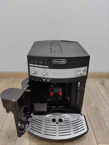 Кофемашина DeLonghi Treviso ESAM3000 sn 62624 000046581 фото