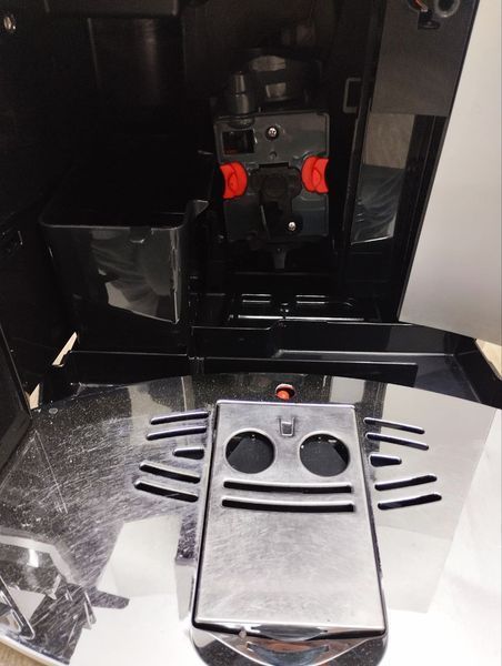Кофемашина Delonghi Perfecta Cappuccino ESAM5708.5 1350w sn 53723 000047549 фото
