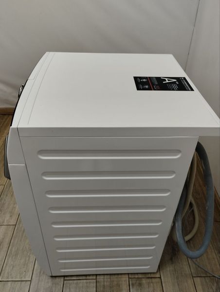 Стиральная машина Aeg L8WE86605 2200w7 кг sn 83300016 000046591 фото