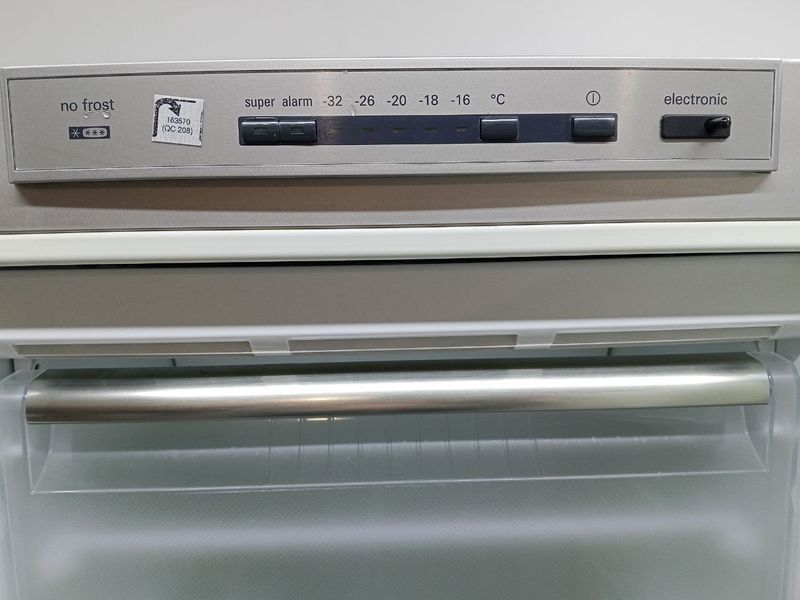 Морозильна камера Siemens GS32NX77 250W 244л sn 00063 n531 000051088 фото