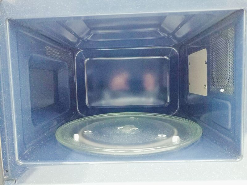 Мікрохвильова піч Samsung MS28F303EFS 1000w 28л sn 0A307WTTA00698 Silver 000043083 фото