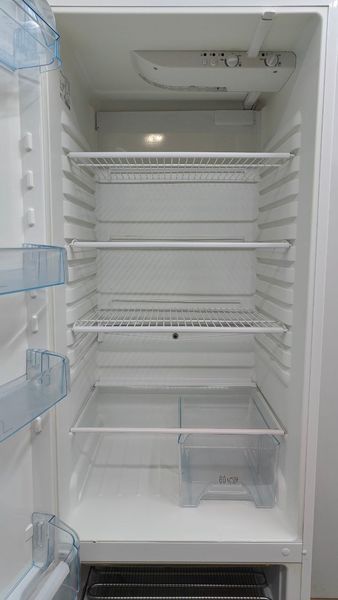 Холодильник двокамерний Electrolux ERB40250W8 150W 275+87л sn 81000819 n542 000051086 фото