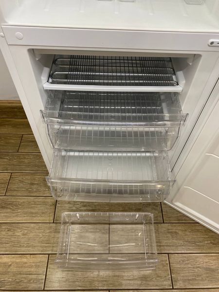 Холодильник двокамерний Electrolux EN3500AHW 110W sn 51210029 n 423 000048808 фото