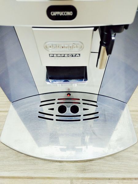 Кавомашина DeLonghi Perfecta ESAM5500 M 1350w sn 94917 000038488 фото