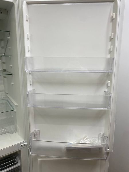 Холодильник двокамерний Electrolux EN3500AHW 110W sn 51210029 n 423 000048808 фото