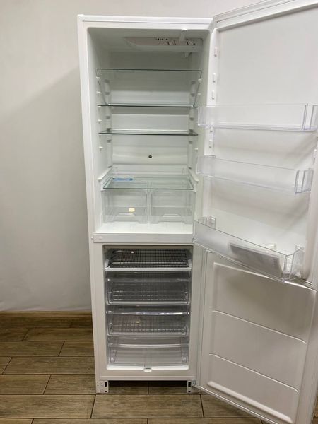Холодильник двокамерний Electrolux EN3500AHW 110W sn 51210029 n 423 000048808 фото