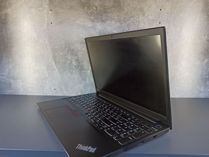 Ноутбук Lenovo ThinkPad E15 15.6 FHD бат 4:30 годин 000051008 фото