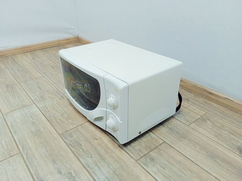 Мікрохвильова піч DeLonghi MW 401 1250w гриль 1000w sn 91207 000039624 фото