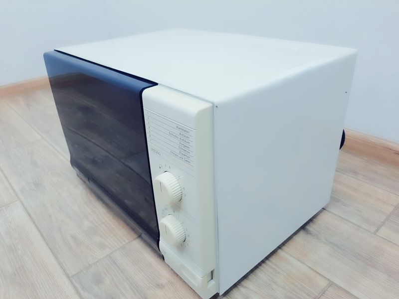 Мікрохвильова піч Privileg Lunik 850 1350w sn 23608511 000037175 фото
