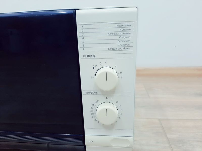 Мікрохвильова піч Privileg Lunik 850 1350w sn 23608511 000037175 фото