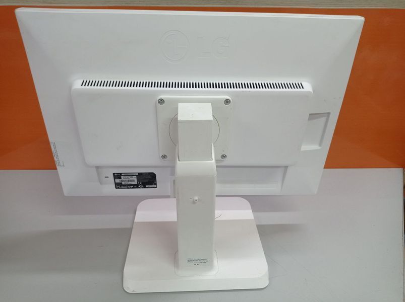 Монитор 22 LG 22EB23PY W LED 1680х1050 TN 000038257 фото