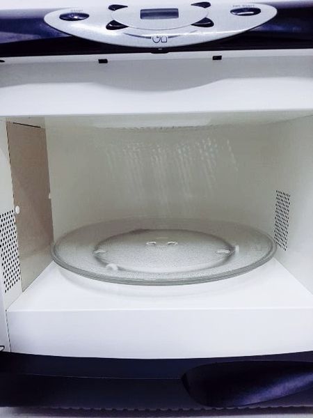 Микроволновая печь Whirlpool IL 12BL 000034528 фото