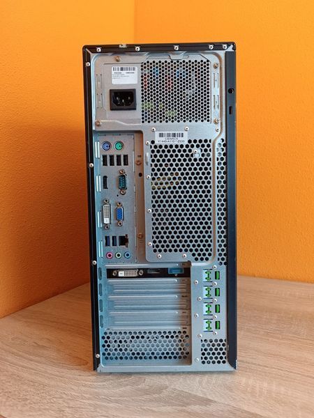 Системный блок Fujitsu Celcius W530 MT s1150 G4 000044404 фото