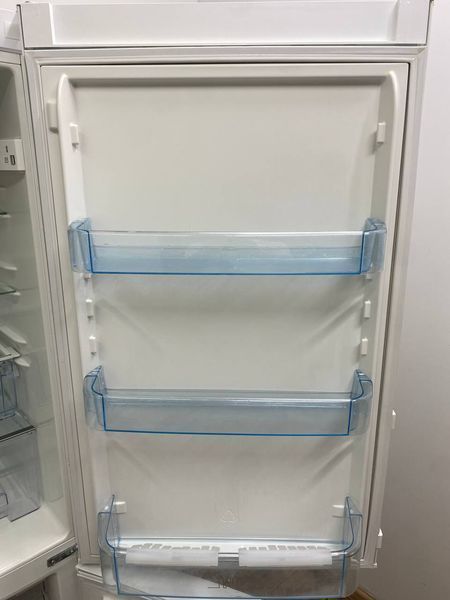 Холодильник двухкамерный Electrolux EN3241AOW 215W 223+52л sn 34220063 n 425 000048810 фото