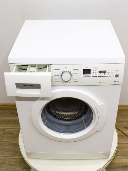 Стиральная машина Siemens IQ300 WM14E324 40 000031827 фото