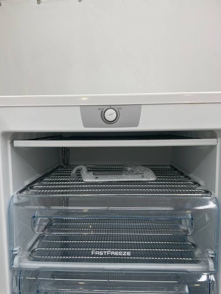 Морозильная камера Electrolux EUC31255W 000045734 фото