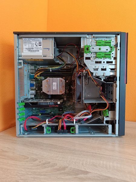 Системный блок Fujitsu Celcius W530 MT s1150 G4 000044404 фото