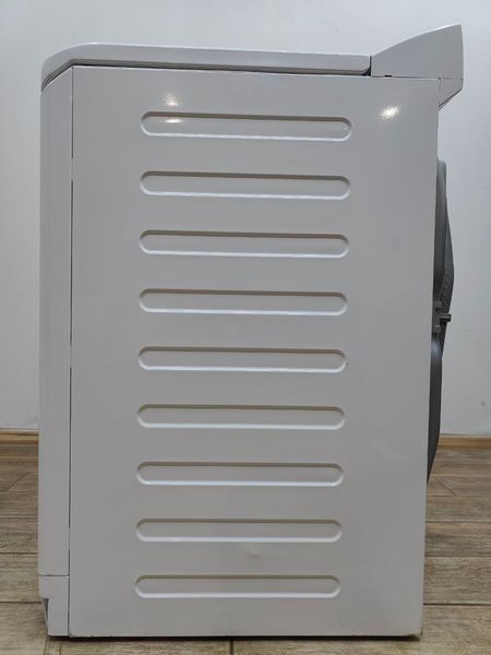 Стиральная машина вертикальная AEG 6000Series Lavamat L6TB40460 2200W 6кг sn 00600476 000053655 фото