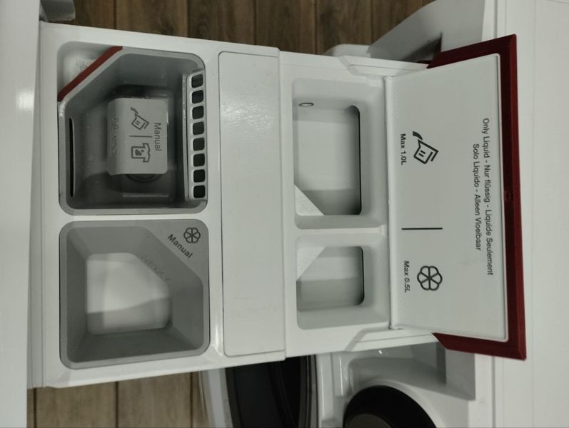 Стиральная машина AEG L7FB78490 9 кг 2200W sn 00400061 000046910 фото