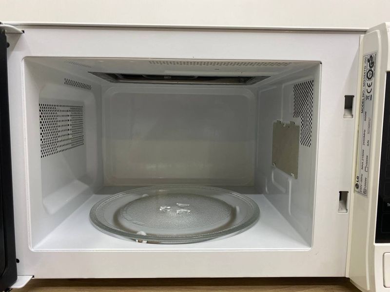 Микроволновая печь LG MG3847G 1200W sn 903TAGH00167 000048723 фото