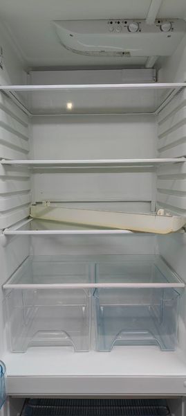 Холодильник двокамерний Electrolux ERB39250W8 150W 239+118л sn 00920030 n545 000051090 фото