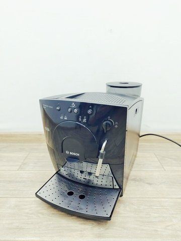 Кофемашина Bosch Benvenuto Classic Piano TCA529NL 02 000039966 фото