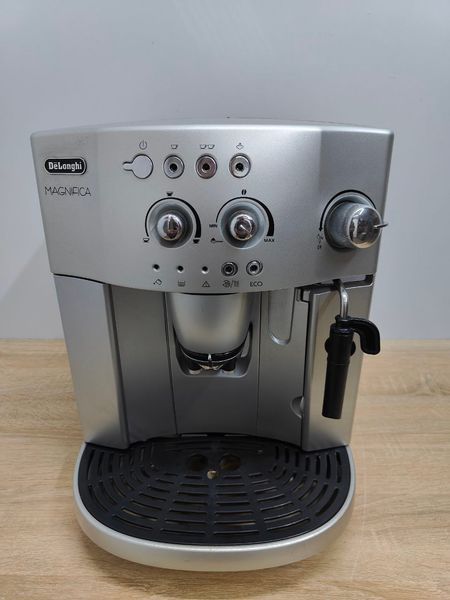 Кофемашина Delonghi Magnifica ESAM4200.S 1450W sn 02318 000051213 фото