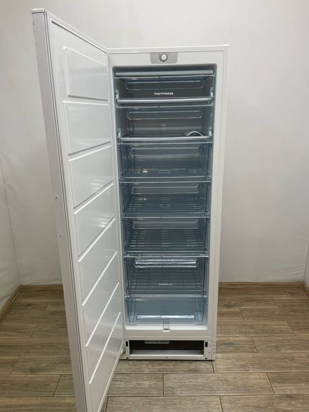 Морозильная камера Electrolux EUC31255W 000045732 фото