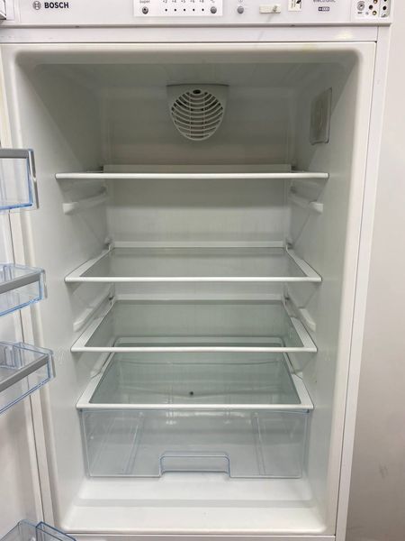 Холодильник двокамерний Bosch KGV33X08 205+84л 160W sn 211030247818001169 n 413 000048798 фото