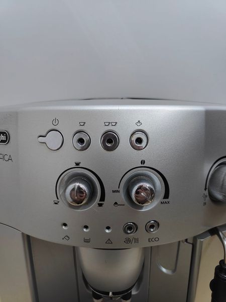 Кофемашина Delonghi Magnifica ESAM4200.S 1450W sn 02318 000051213 фото