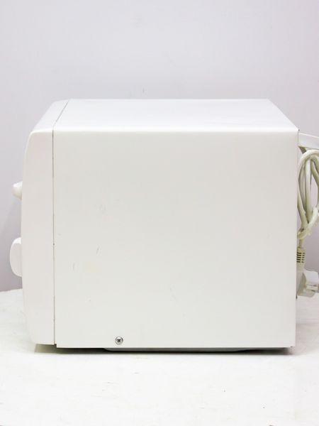 Микроволновая печь Sharp R 202 W 000029163 фото
