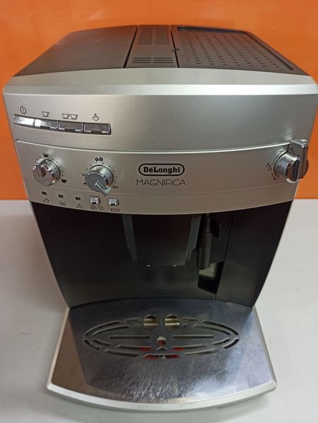 Кофемашина DeLonghi Magnifica 000037503 фото