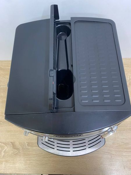 Кофемашина Delonghi Magnifica чорна 000048595 фото