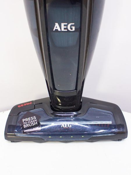 Пылесос вертикальный AEG CX8 50EB 000024030 фото