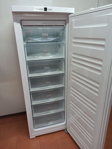 Морозильный шкаф Miele FN 26062 WS 000035060 фото