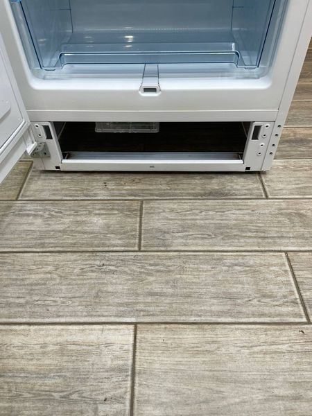 Морозильная камера Electrolux EUC31255W 000045732 фото