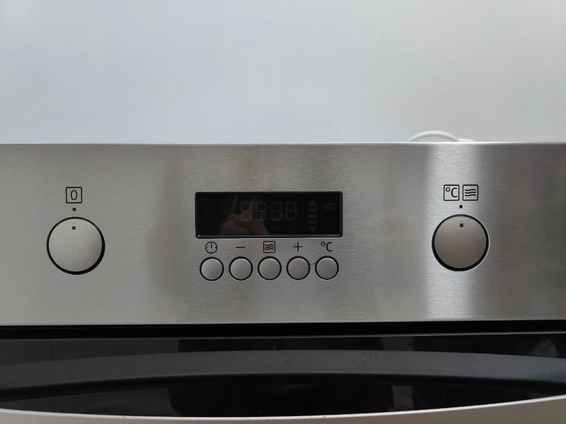 Духовой шкаф с микроволновкой Zanussi ZKC44510XA 3000W sn 944066065 н613 000052775 фото