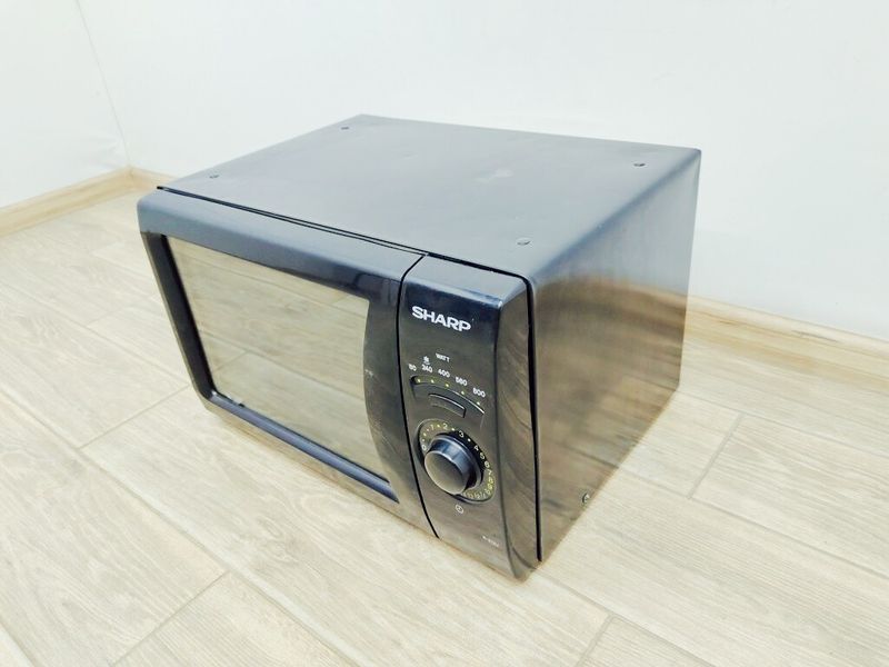 Мікрохвильова піч Sharp R 212U 1240w sn 010111649 000038753 фото