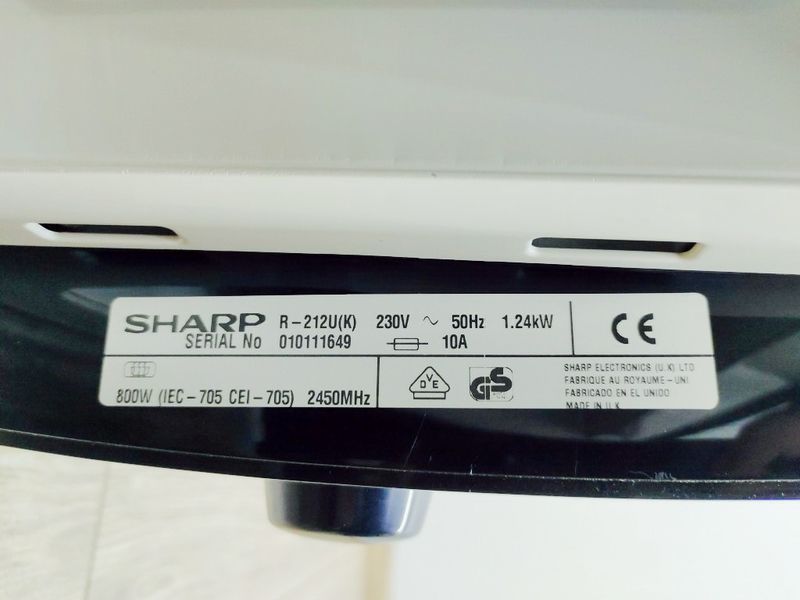 Мікрохвильова піч Sharp R 212U 1240w sn 010111649 000038753 фото