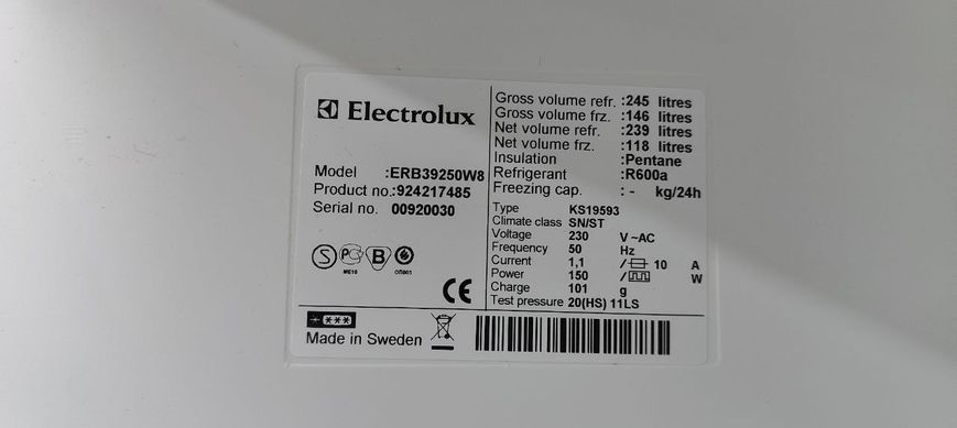 Холодильник двокамерний Electrolux ERB39250W8 150W 239+118л sn 00920030 n545 000051090 фото