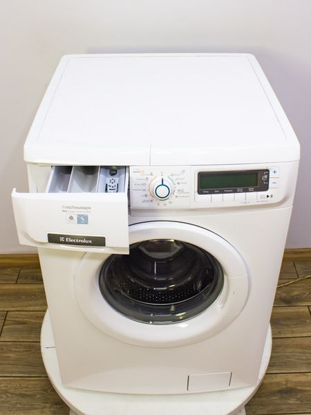 Стиральная машина Electrolux EWF168540W 000021405 фото