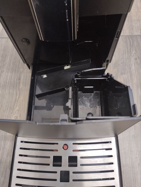 Кофемашина Saeco Minuto HD8827 sn TW901739492073 000046985 фото