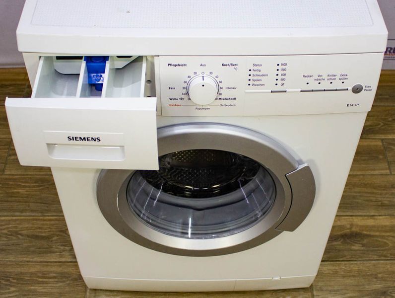 Стиральная машина Siemens WM14E1P0 02 000013531 фото