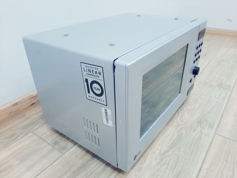 Мікрохвильова піч LG MS 196VUT 1200w sn 004TAPE00936 000037191 фото