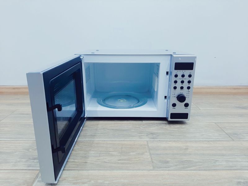 Мікрохвильова піч LG MS 196VUT 1200w sn 004TAPE00936 000037191 фото