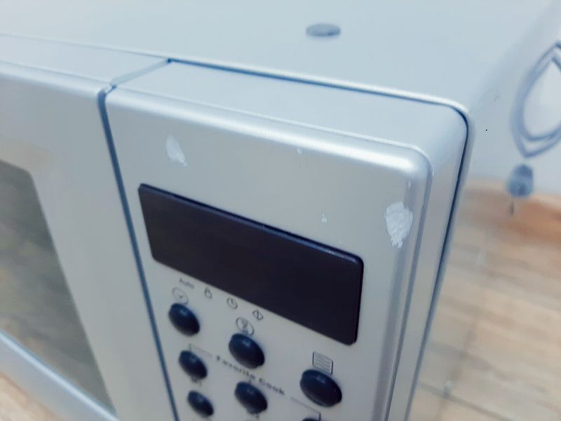 Мікрохвильова піч LG MS 196VUT 1200w sn 004TAPE00936 000037191 фото