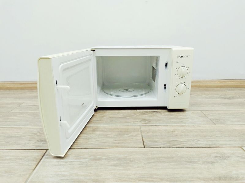 Мікрохвильова піч Clatronic MW 732 1200w sn S0230520306861 000036654 фото