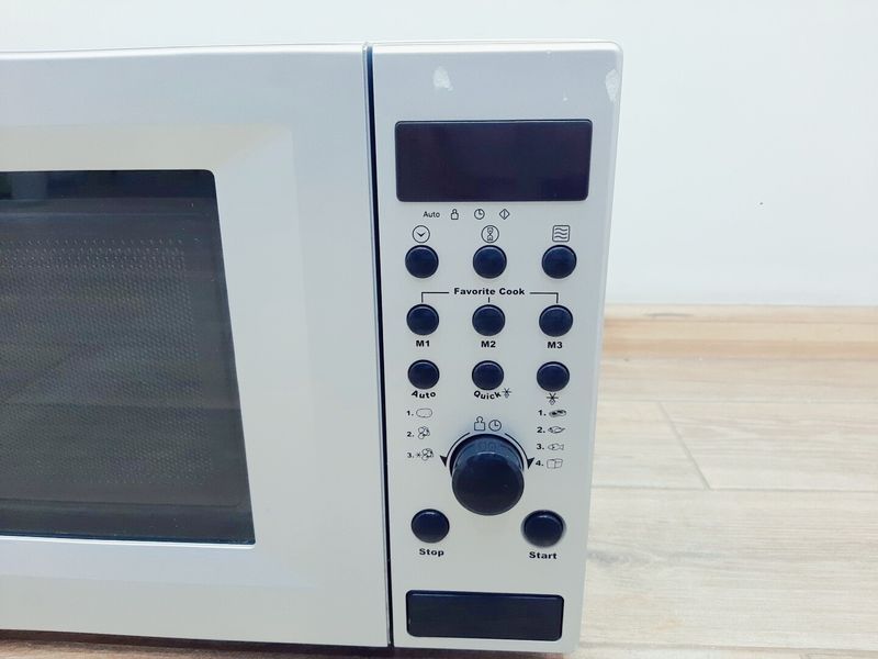 Мікрохвильова піч LG MS 196VUT 1200w sn 004TAPE00936 000037191 фото